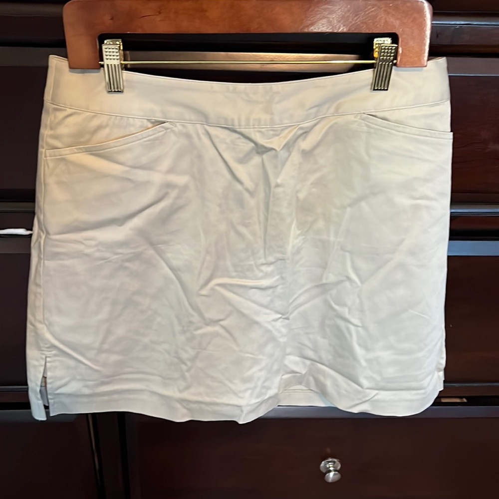 Lady Hogan (golf or daywear) skort. Size 12.